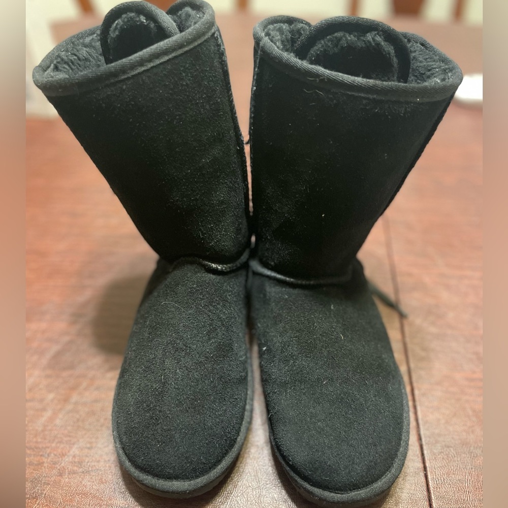 Boo Roo Sherpa lined winter boots, size 8, lace of back, extremely warm